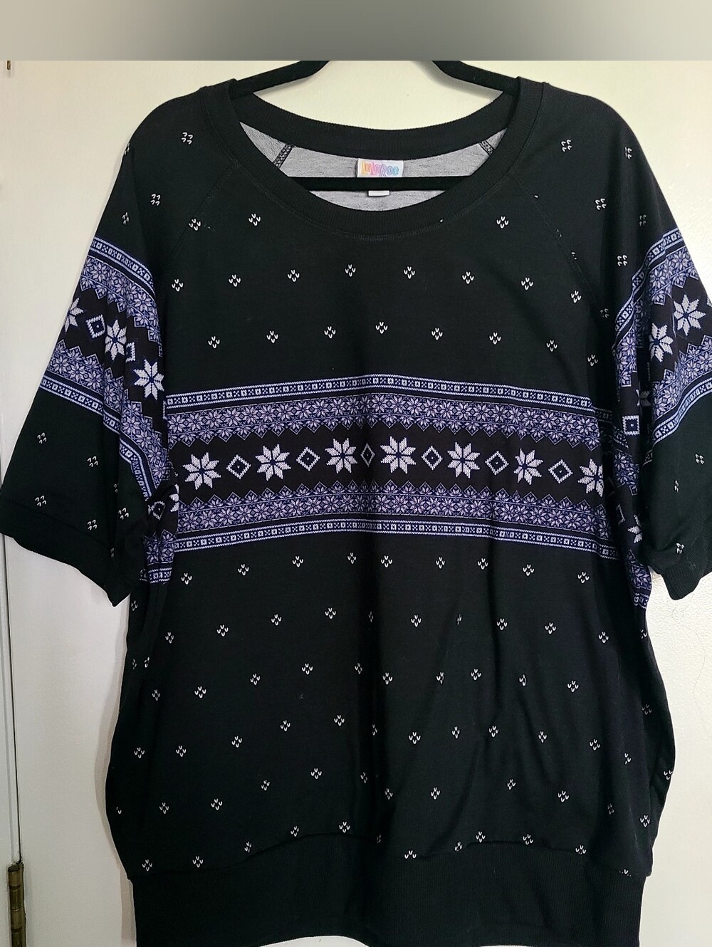 LLR LuLaRoe Black Short-Sleeve Sweatshirt Snowflake Pattern Stripes Sz 3xl